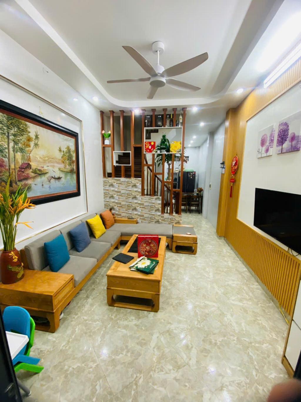 Bán nhà Kim Giang, ô tô đỗ cổng, 10m ra đường ô tô tránh, DT 35m2, nhỉnh 7 tỷ - Ảnh chính