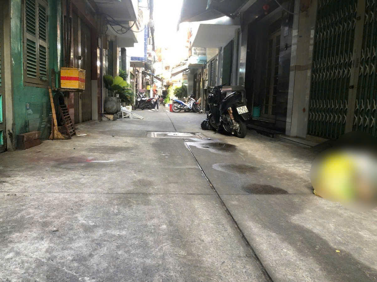 Bán nhà đang cho thuê 10tr có thể 30tr, p1Quận 10 gần chợ Hồ Thị Kỷ  60M2m,3T 5PN ,Khu KD– Phù hợp - Ảnh chính