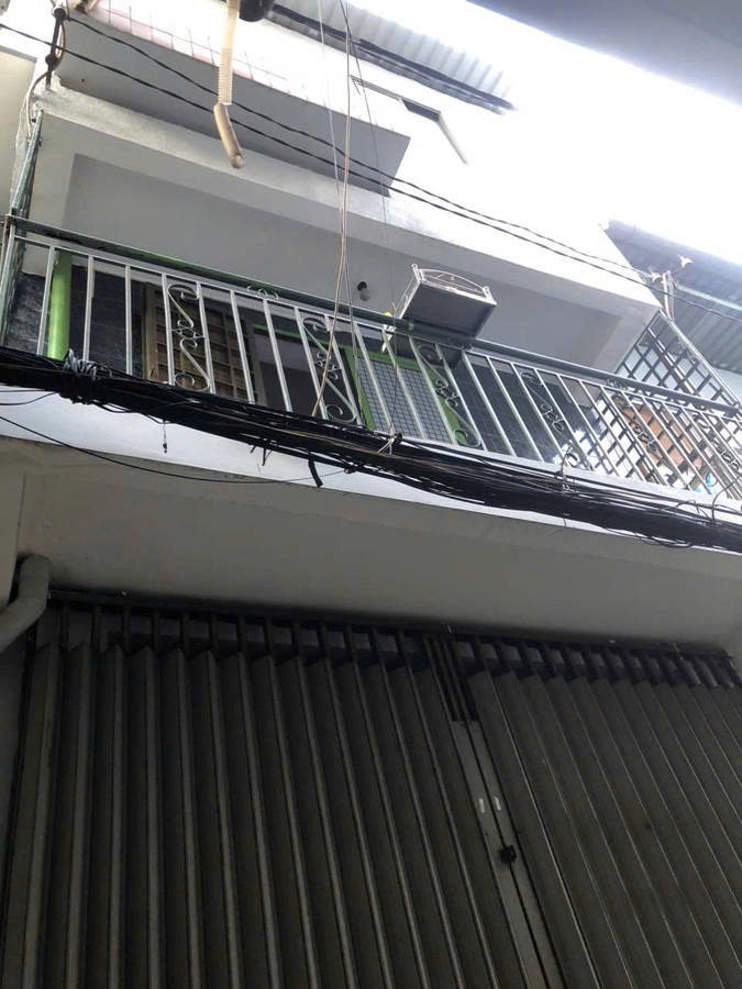 Bán nhà đang cho thuê 10tr có thể 30tr, p1Quận 10 gần chợ Hồ Thị Kỷ  60M2m,3T 5PN ,Khu KD– Phù hợp - Ảnh 1