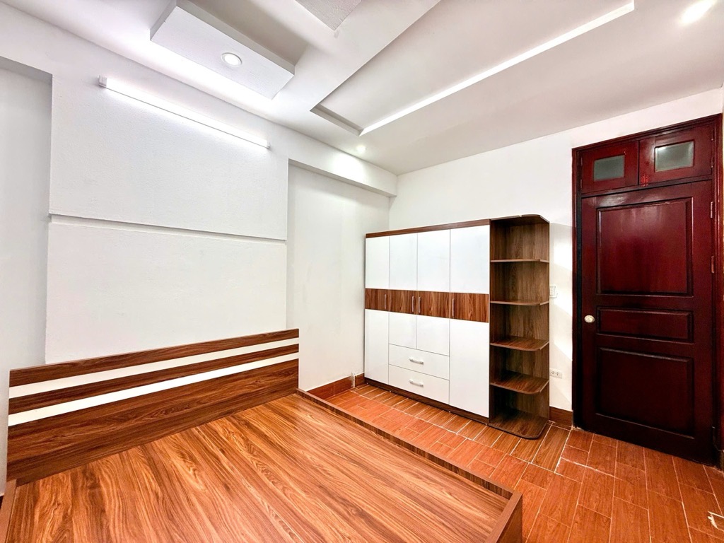 HƠN 6 TỶ-NHÀ ĐẸP-77 BÙI XƯƠNG TRẠCH-33M X4 TẦNG-NỘI THẤT ĐẸP Ở NGAY - Ảnh 1