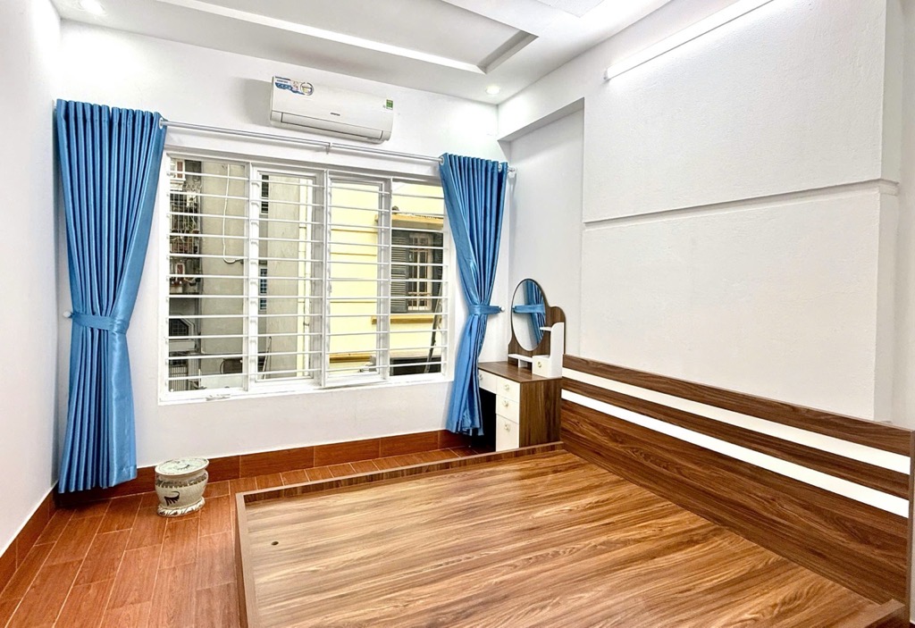 HƠN 6 TỶ-NHÀ ĐẸP-77 BÙI XƯƠNG TRẠCH-33M X4 TẦNG-NỘI THẤT ĐẸP Ở NGAY - Ảnh 2