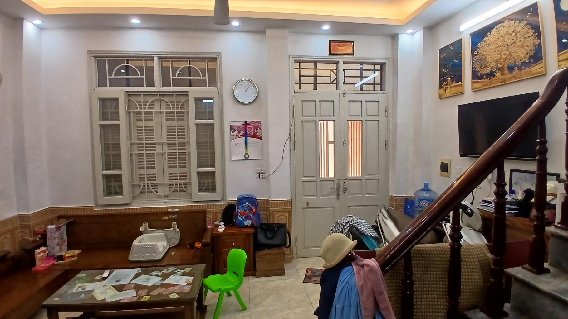 Bán nhà Đại Từ, Hoàng Mai, ngõ 3 gác tránh xe máy, sát đường ô tô, 33m2, 6.99 tỷ - Ảnh 1