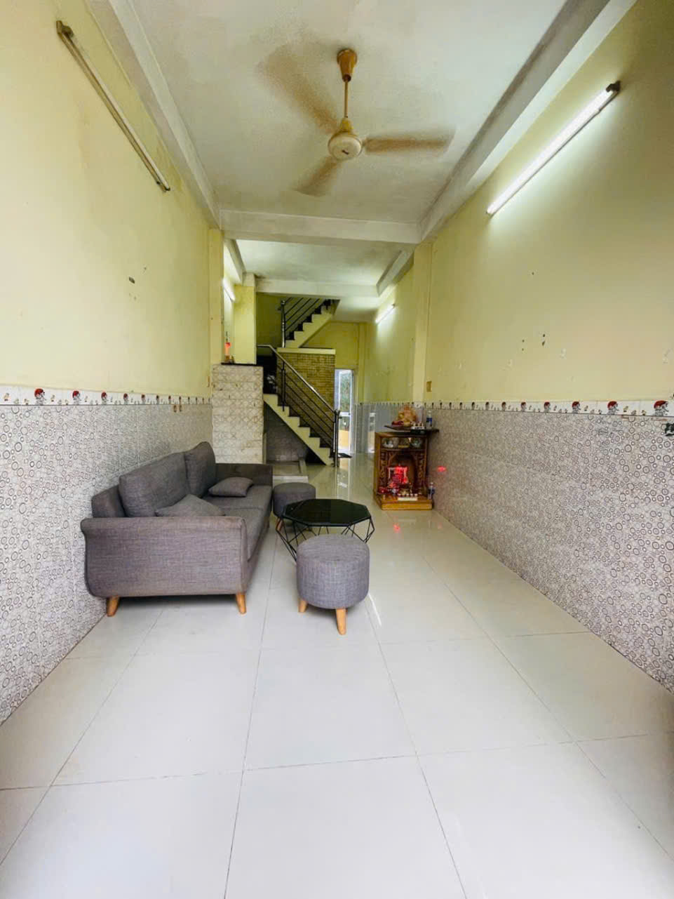 Bán nhà 3 tầng đúc kiên cố giáp Q5, Trần Văn Thành P8Q8 nhỉn 5 tỷ - Ảnh 2
