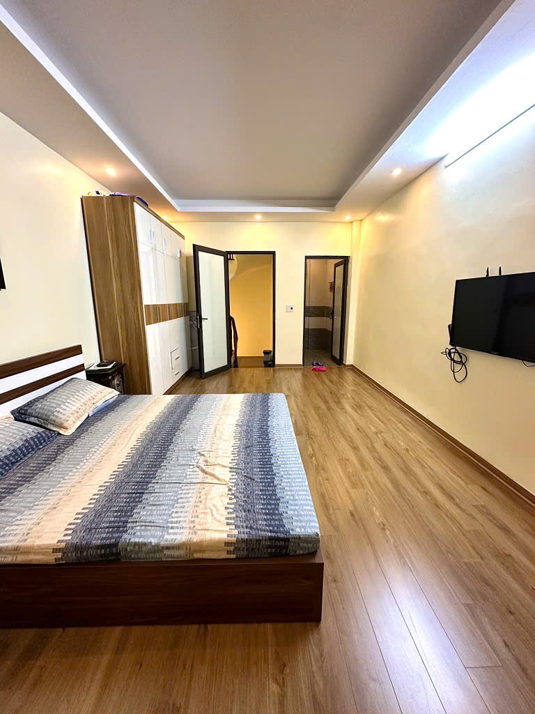 Bán Nhà Đại Đồng Vĩnh Hưng 38m 5 Tầng 4 Phòng Tặng Hết Nội Thất Sổ Đỏ - Ảnh 3