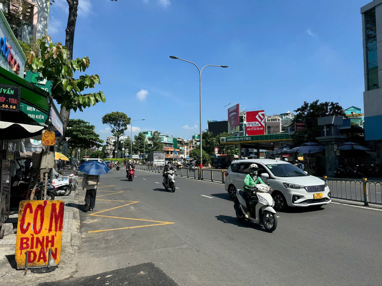 Bán gấp nhà mặt tiền Đặng Minh Trứ, trung tâm Tân Bình, dt 132.5m2, 3 tầng, 7 phòng, kinh doanh tốt - Ảnh chính