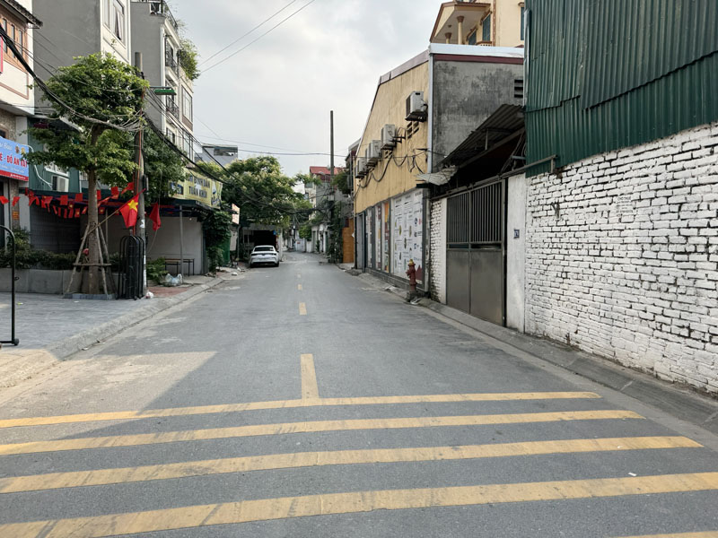 Mặt phố Mai Phúc: 34,5m2 + 20m2 lưu không, nhà cấp 4 kinh doanh sầm uất, gần chợ, chung cư lớn - Ảnh 1