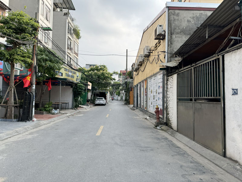 Mặt phố Mai Phúc: 34,5m2 + 20m2 lưu không, nhà cấp 4 kinh doanh sầm uất, gần chợ, chung cư lớn - Ảnh 3