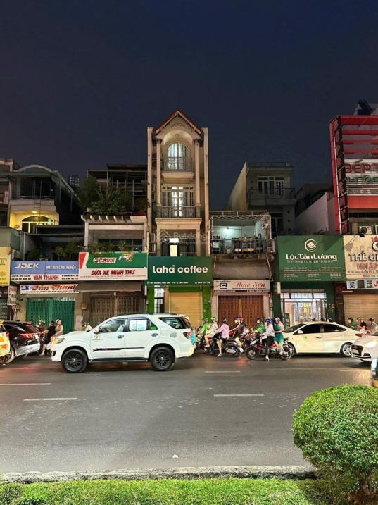 BÁN NHÀ MẶT TIỀN KINH DOANH 4 TẦNG, 120M2, HOÀNG VĂN THỤ, TÂN BÌNH, CHỈ NHỈNH 28 TỶ - Ảnh chính