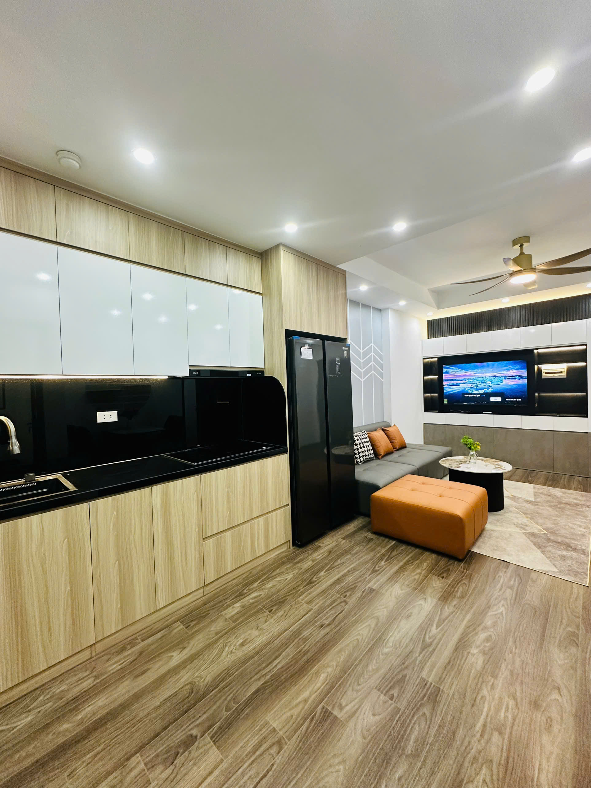 Bán căn hộ chung cư Vật tư Du Lịch tại đường Trần Thủ Độ, Q. Hoàng Mai, 63m2 x 2 ngủ giá 3 tỷ 800 - Ảnh 2