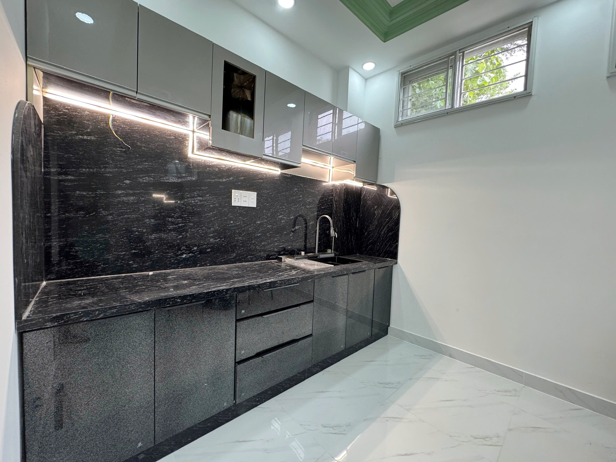 Nhà mới 3 tầng hẻm 314 Âu Dương Lân P3Q8 . Giá: 5.8 tỷ TL - Ảnh 2