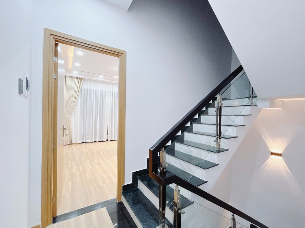 Bán nhà Mặt tiền kinh doanh đường Tạ Quang Bửu 4x18 chỉ 13 tỷ 2 - Ảnh 2