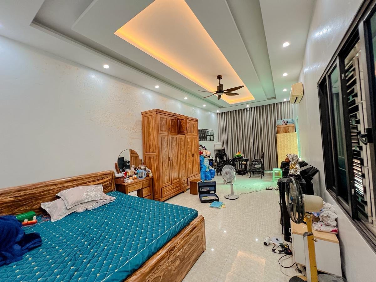 Bán nhà mặt phố Đại La, 90m2, mặt tiền 4m, 34.5 tỷ, vỉa hè rộng, ô tô 2 chiều, kinh doanh đỉnh - Ảnh 1