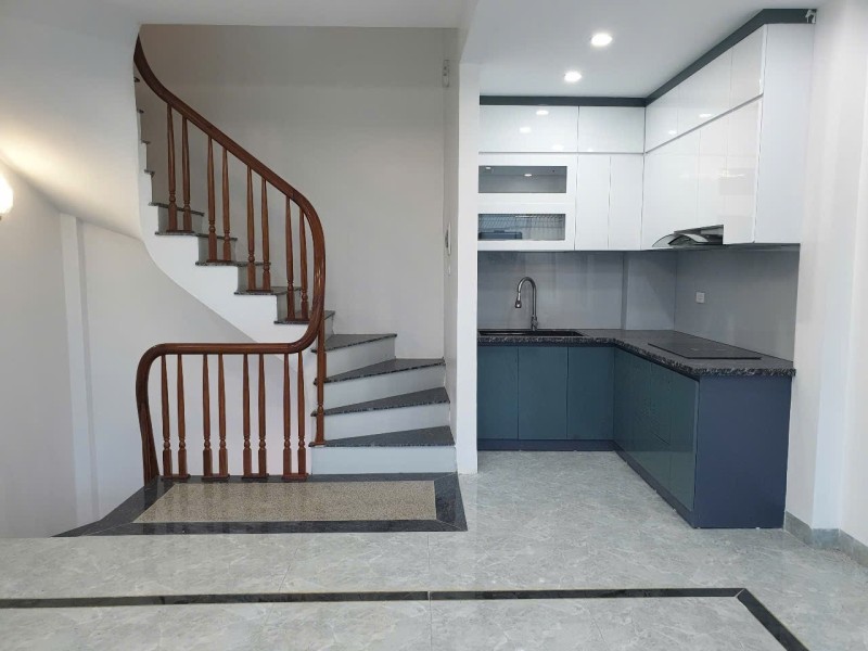 Bán nhà Thượng Phúc 30.3m², 5T, ban công thoáng, vài bước ra ô tô, chỉ 6.1 Tỷ - Ảnh chính