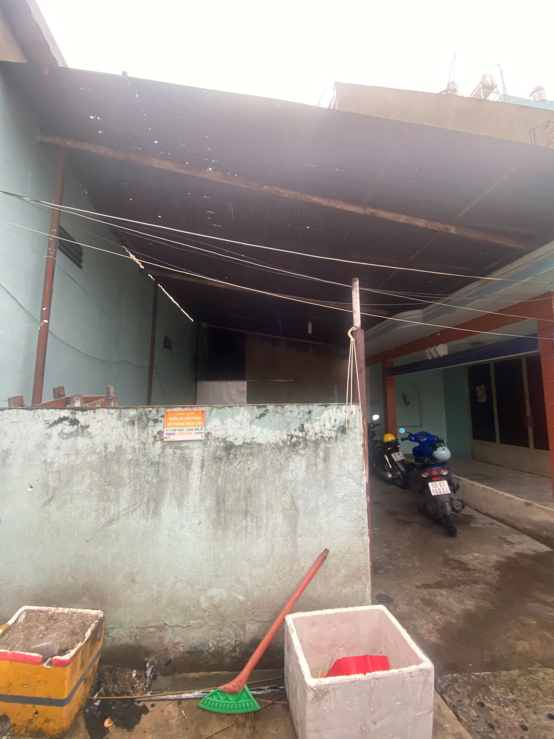 Nhà nát tiện xây CHDV Bình Tân BTĐ B 320m²  ngang 15m  Giá chỉ 10.8 tỷ - Ảnh 2