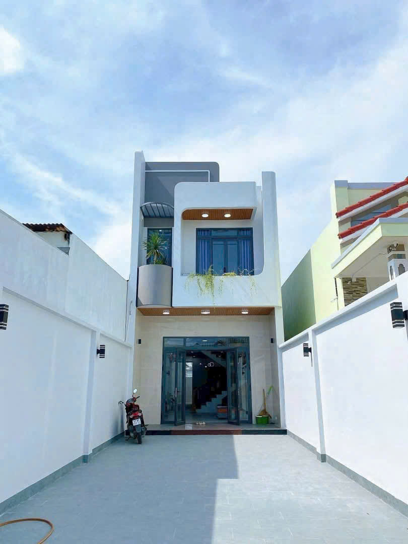 Ngay bệnh viện da liễu Đồng Khởi 5x23m , Nhà xây cho con trai ở giờ chuyển công tác nên bán gấp - Ảnh chính
