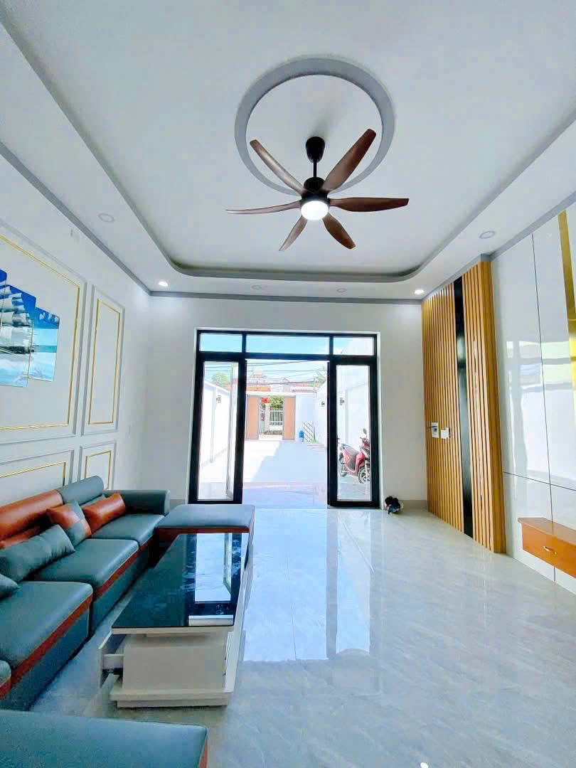 Ngay bệnh viện da liễu Đồng Khởi 5x23m , Nhà xây cho con trai ở giờ chuyển công tác nên bán gấp - Ảnh 2