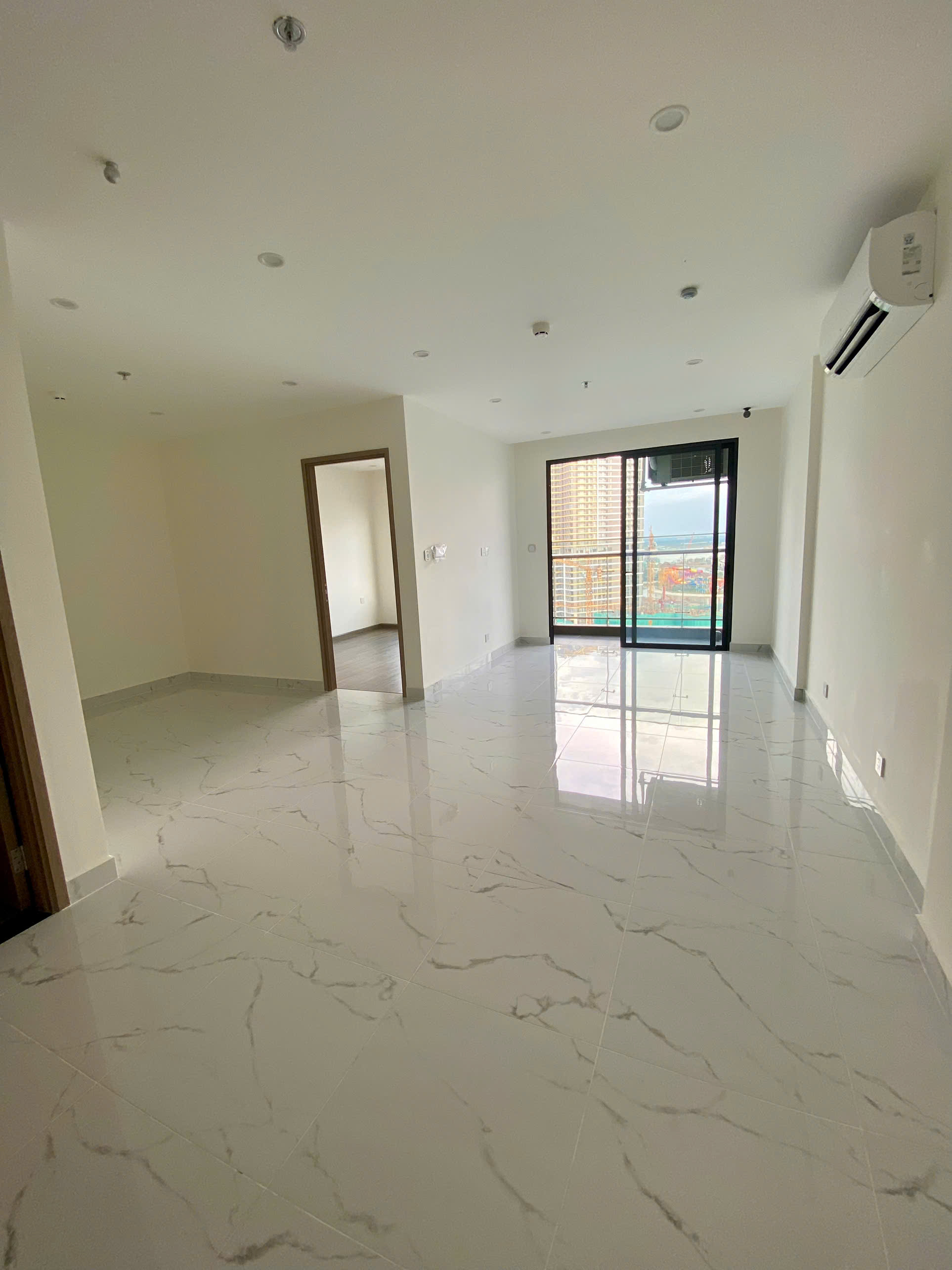 siêu hot hôm nay! căn 1PN + GH, tầng trung, hướng đn mát, view hồ bơi, giá chỉ 2tỷ77 all in - Ảnh 1