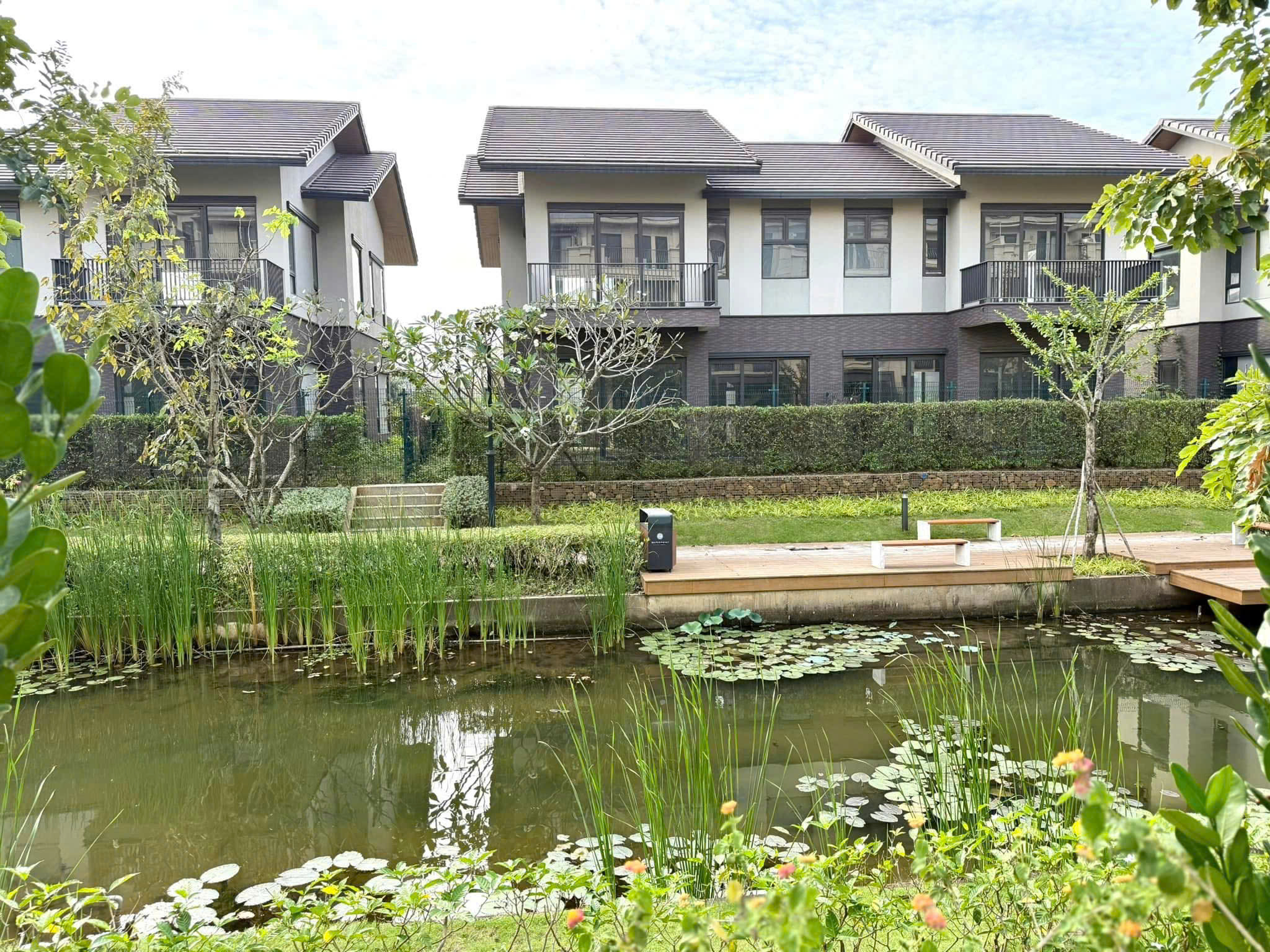 Bán căn Biệt Thự Đảo Vip 69 căn, DT 633m2 giá bán 42.7  tỷ View sông, bể bơi riêng Water Point Long - Ảnh chính
