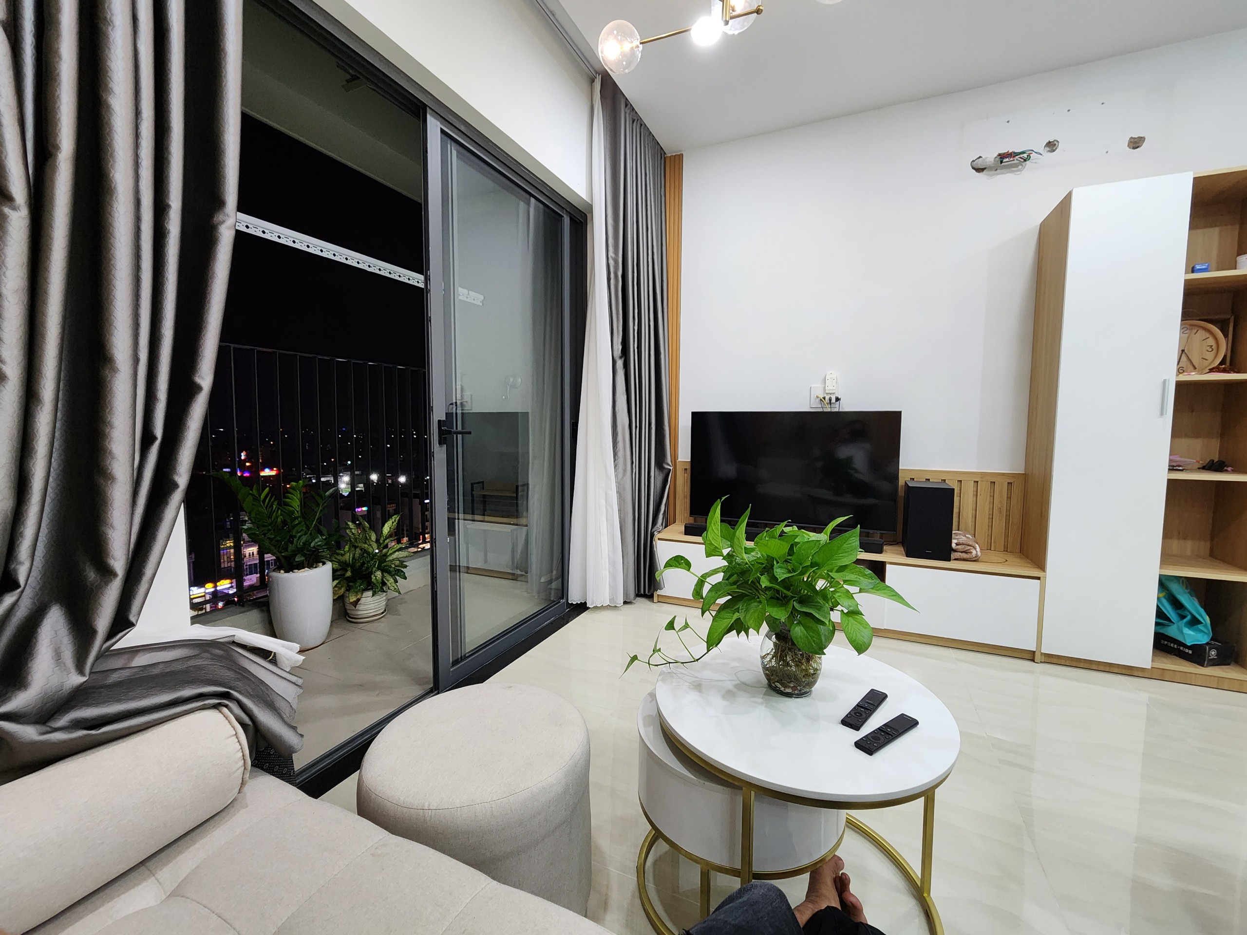 Chính chủ bán gấp căn hộ 2PN2WC full nội thất- chung cư BCons Garden - Ảnh chính