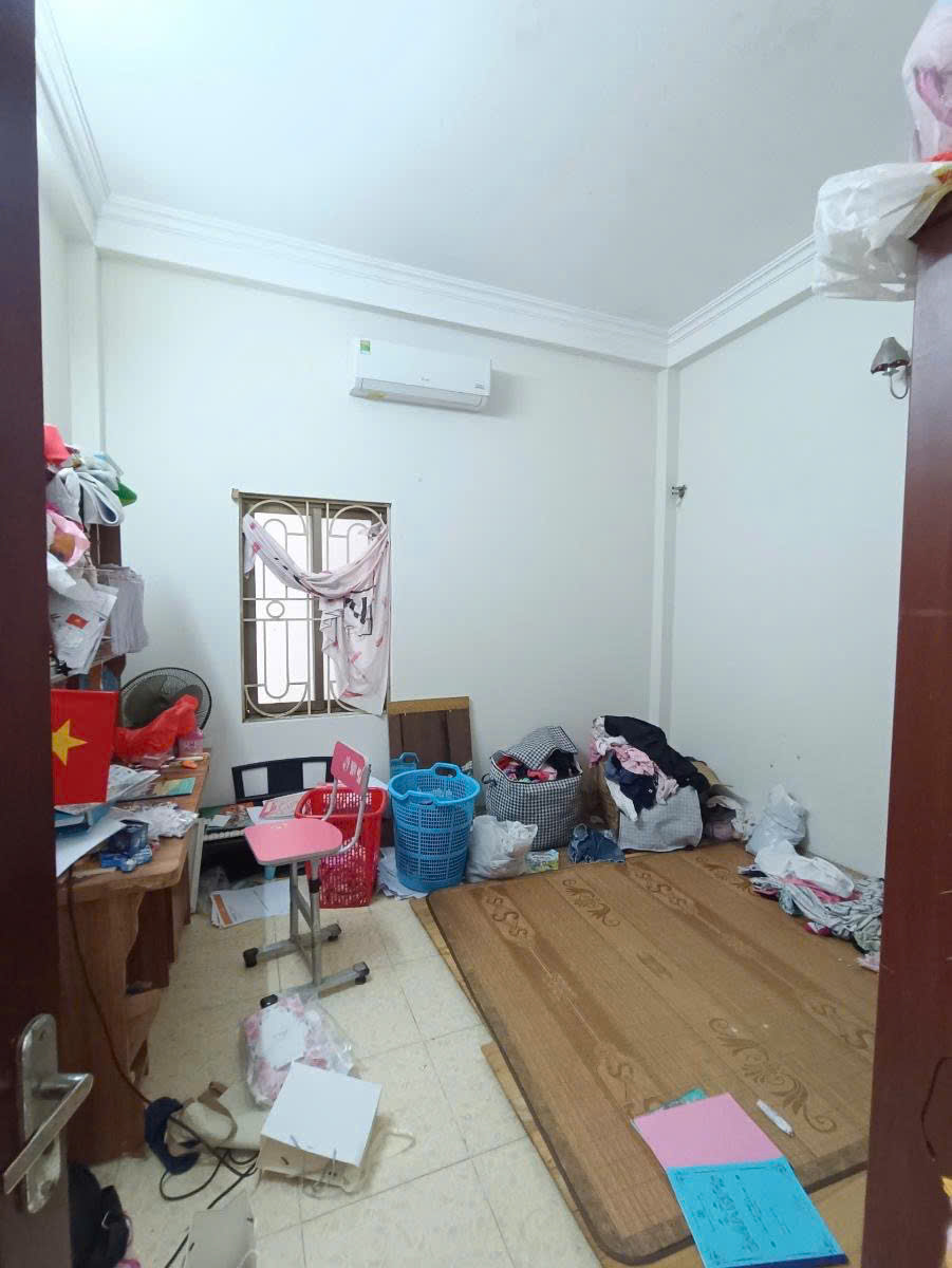 BÁN NHÀ KIM GIANG - GẦN PHỐ - Diện tích 38m2 4 tầng mặt tiền 3.7m Giá 7.9 tỷ - Ảnh 1