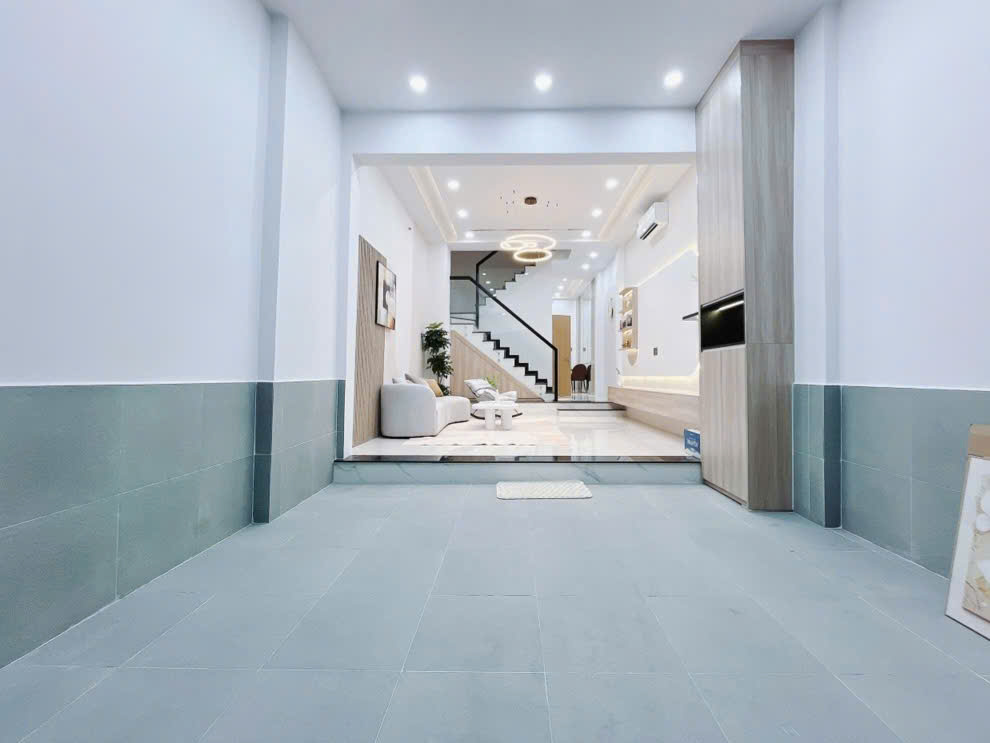 BÁN NHÀ MỚI ĐẸP - HUỲNH TẤN PHÁT Q7, FULL NỘI THẤT<br>HẺM KINH DOANH - Ô TÔ TRÁNH - ĐẬU TRONG NHÀ - Ảnh chính