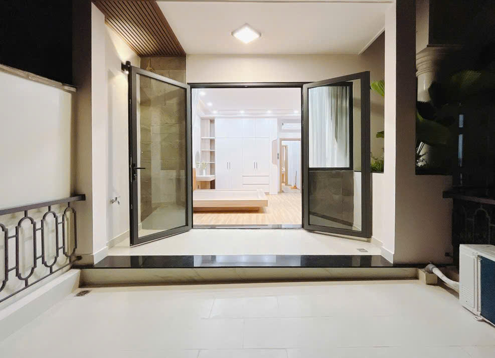 BÁN NHÀ MỚI ĐẸP - PHÚ THUẬN Q7, FULL NỘI THẤT<br>HẺM KINH DOANH - Ô TÔ TRÁNH - ĐẬU TRONG NHÀ THOẢI MÁI - Ảnh 1