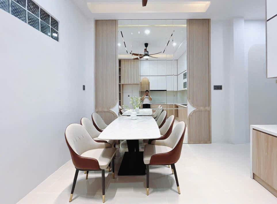 BÁN NHÀ MỚI ĐẸP - PHÚ THUẬN Q7, FULL NỘI THẤT<br>HẺM KINH DOANH - Ô TÔ TRÁNH - ĐẬU TRONG NHÀ THOẢI MÁI - Ảnh 3