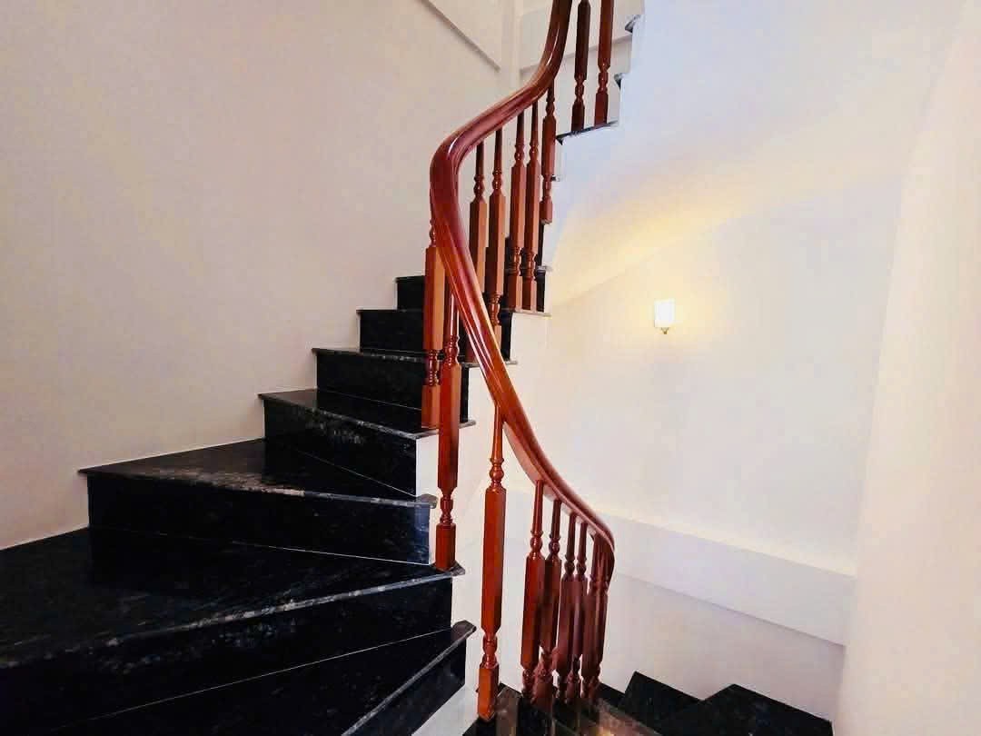 NHÀ ĐẸP - MỚI XÂY - TẶNG FULL NỘI THẤT - NHÀ CHÍNH CHỦ Phường Yên Hoà, Cầu Giấy, Hà Nội - Ảnh 1