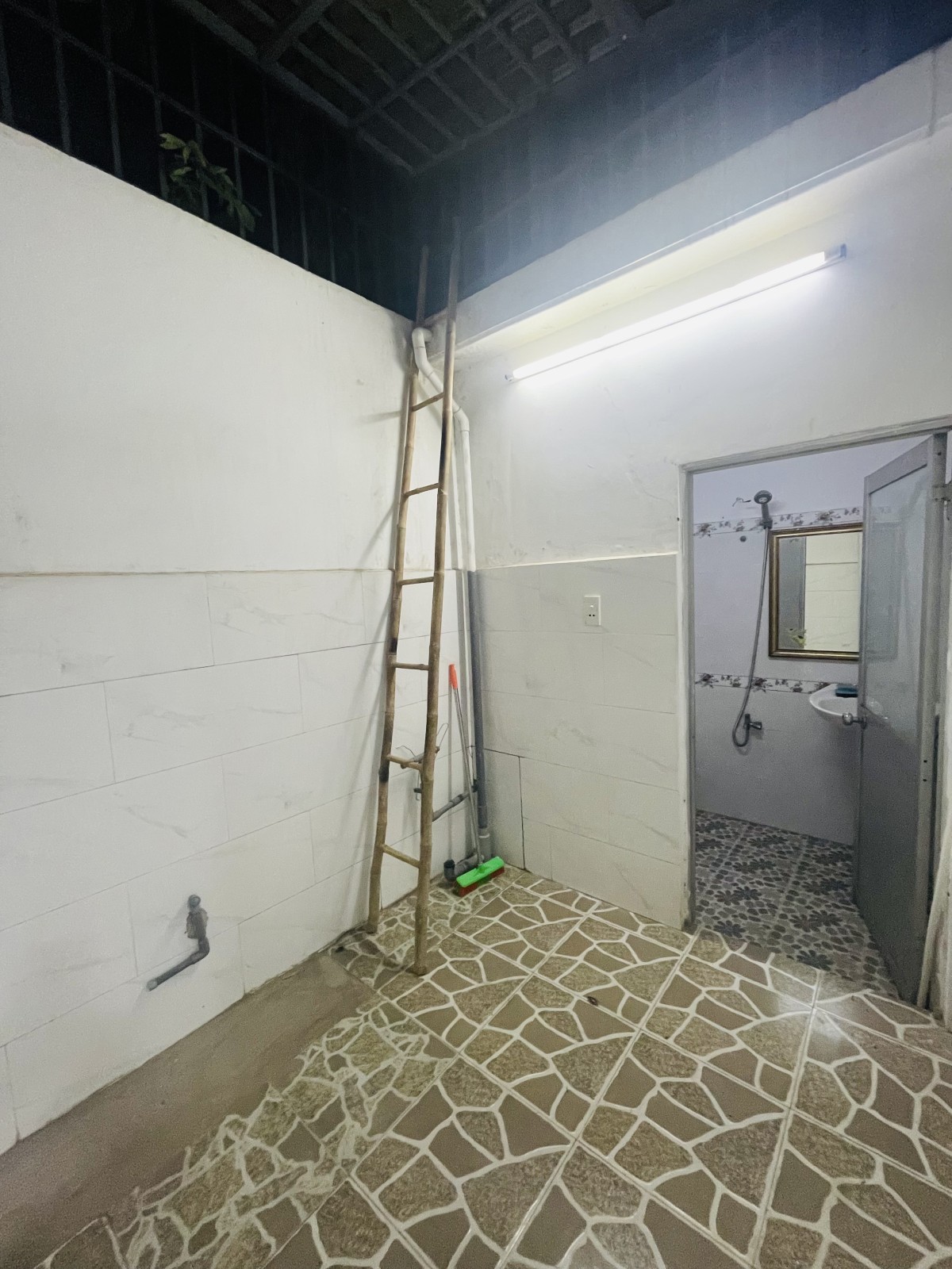 GIÁ RẺ, Bán Nhà Phan Huy Ích ngay Emart, 45m2 2PN, 3.7tỷ TL 0964364745 - Ảnh 3