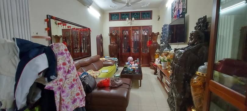 Bán nhà mặt đường GỐC ĐỀ HN.. nơi trung tâm sầm uất, thuận tiện kinh doanh, cho thuê dòng tiền ổn.. - Ảnh 2