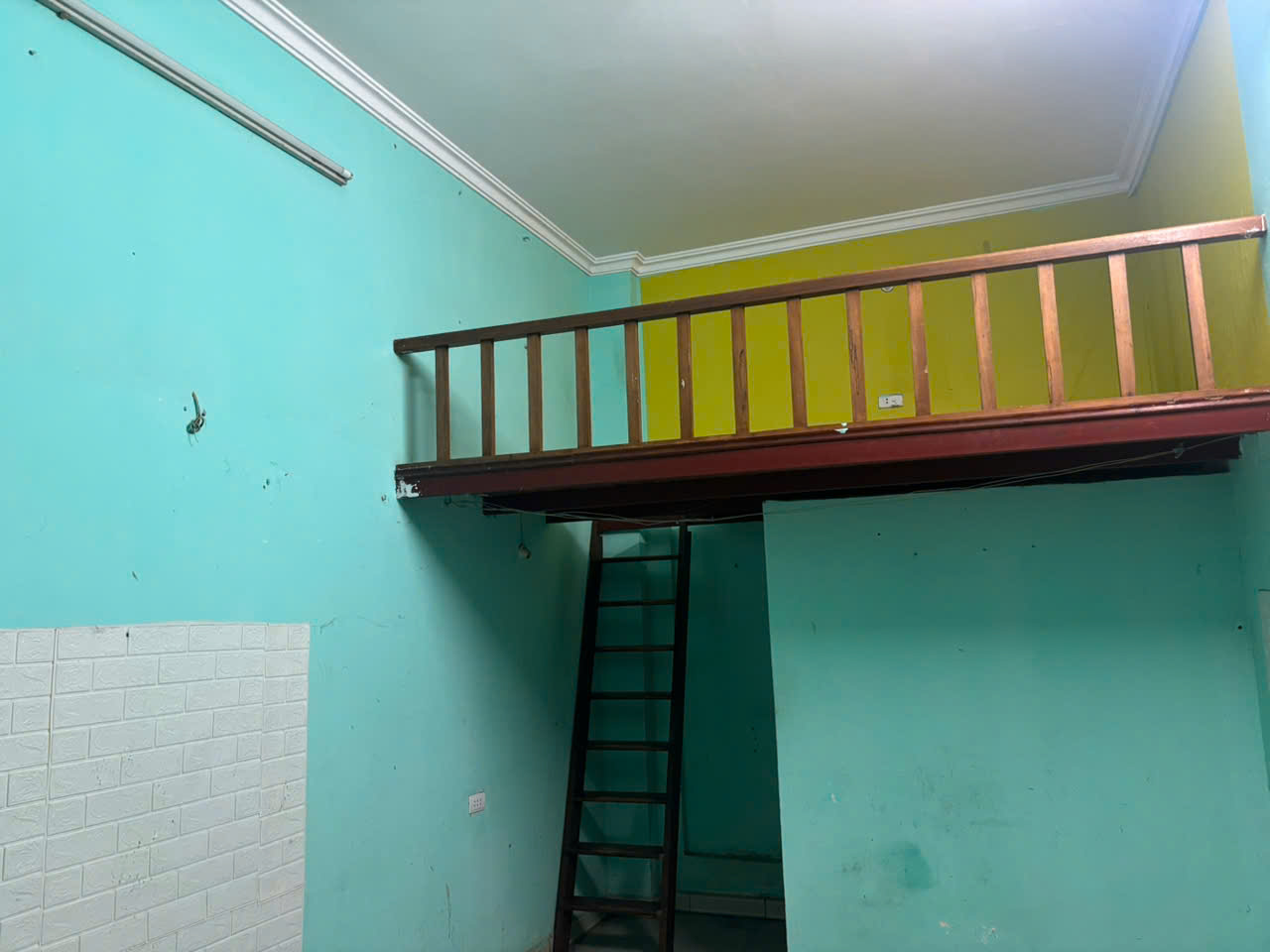 Chính chủ cho thuê phòng tầng 1 sach sẽ mát mẻ, lối đi riêng ngõ 29 Láng Hạ, Ba Đình - Ảnh 1