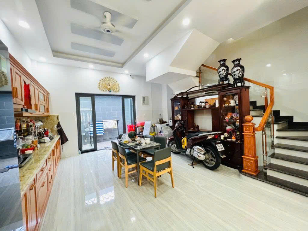 NHÀ NGUYỄN THỊ ĐỊNH Q2, 3 TẦNG 100M2, NGANG 6M, HXH 9.3 TỶ - Ảnh 2