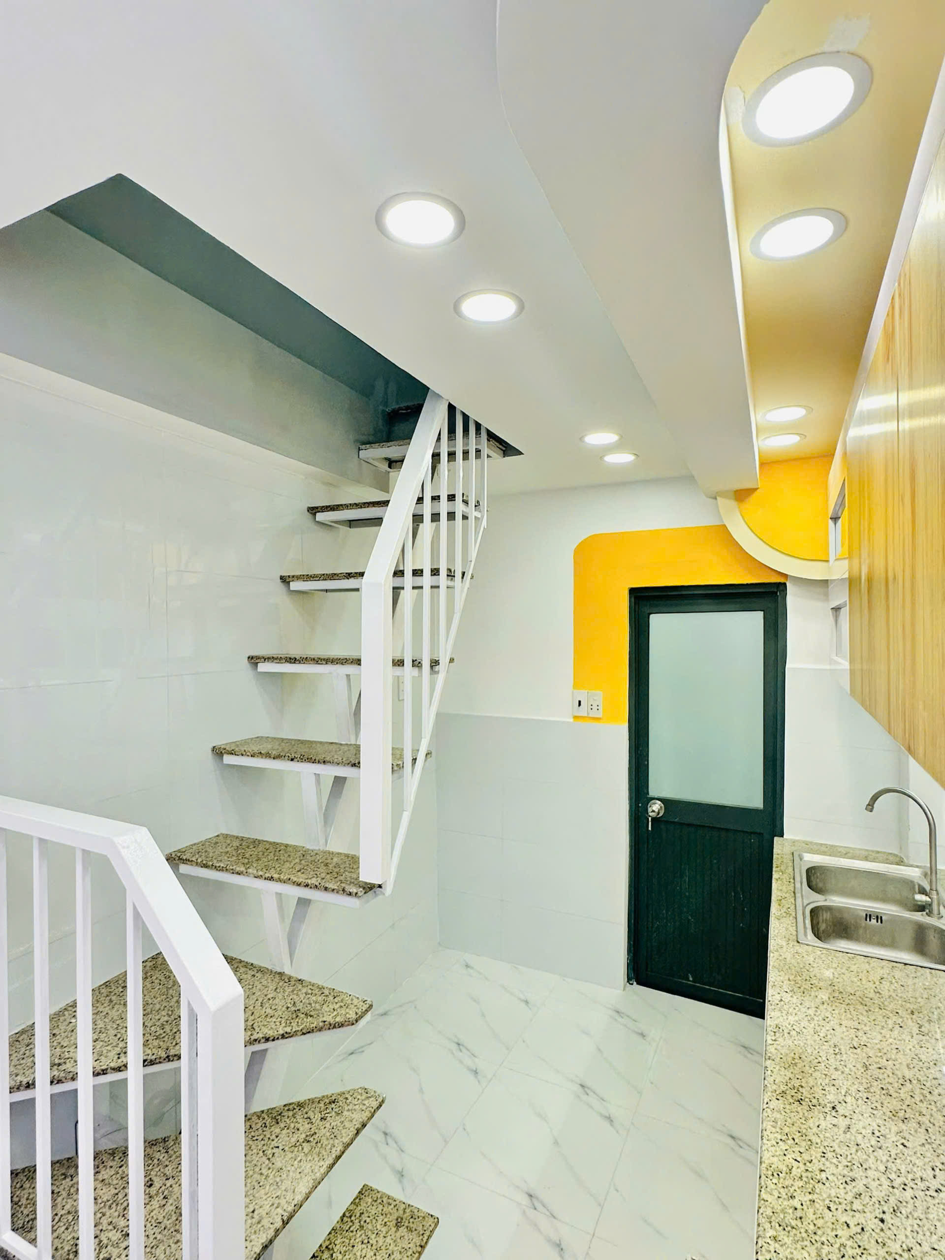BÁN NHÀ 1 TRỆT 2 LẦU MỚI ĐẸP 100% - ĐƯỜNG HÀN HẢI NGUYÊN - QUẬN 11 - Ảnh 3