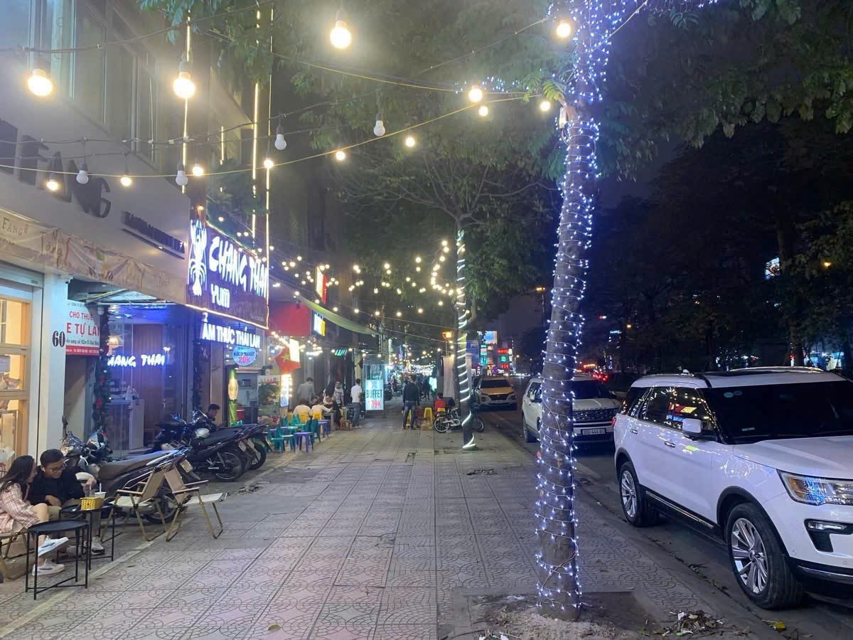 Mặt phố Ô Chợ Dừa ,Đống Đa,66m2,,1 mặt ngõ phía sau,vỉa hè đá bóng,kinh doanh ,dòng tiền cực tốt - Ảnh chính