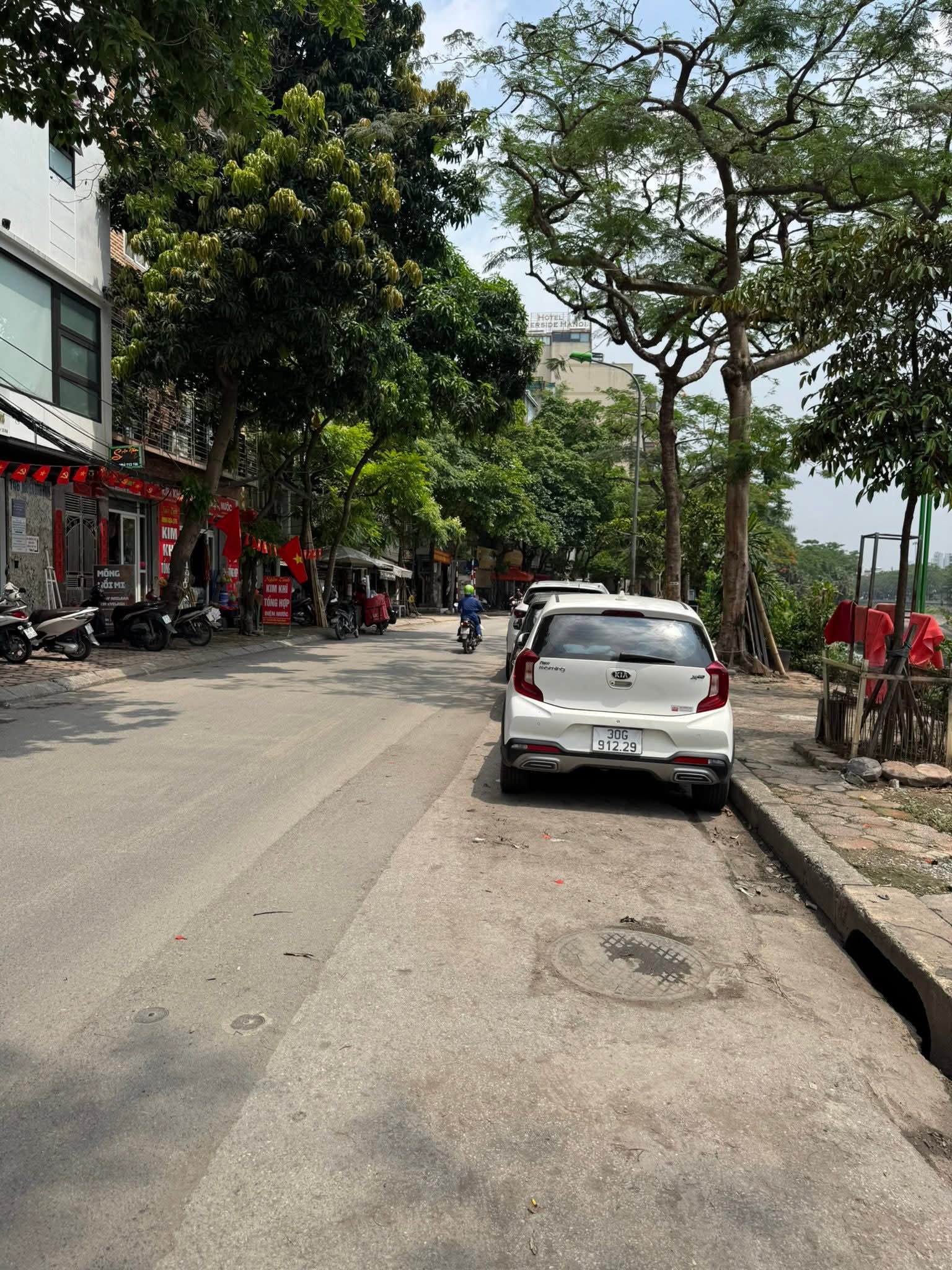 MẶT PHỐ NGUYỄN ĐÌNH HOÀN CẦU GIẤY, VỊ TRÍ ĐẸP VỈA HÈ ĐÁ BÓNG KINH DOANH. DT 68M2 GIÁ 29.9 TỶ - Ảnh chính