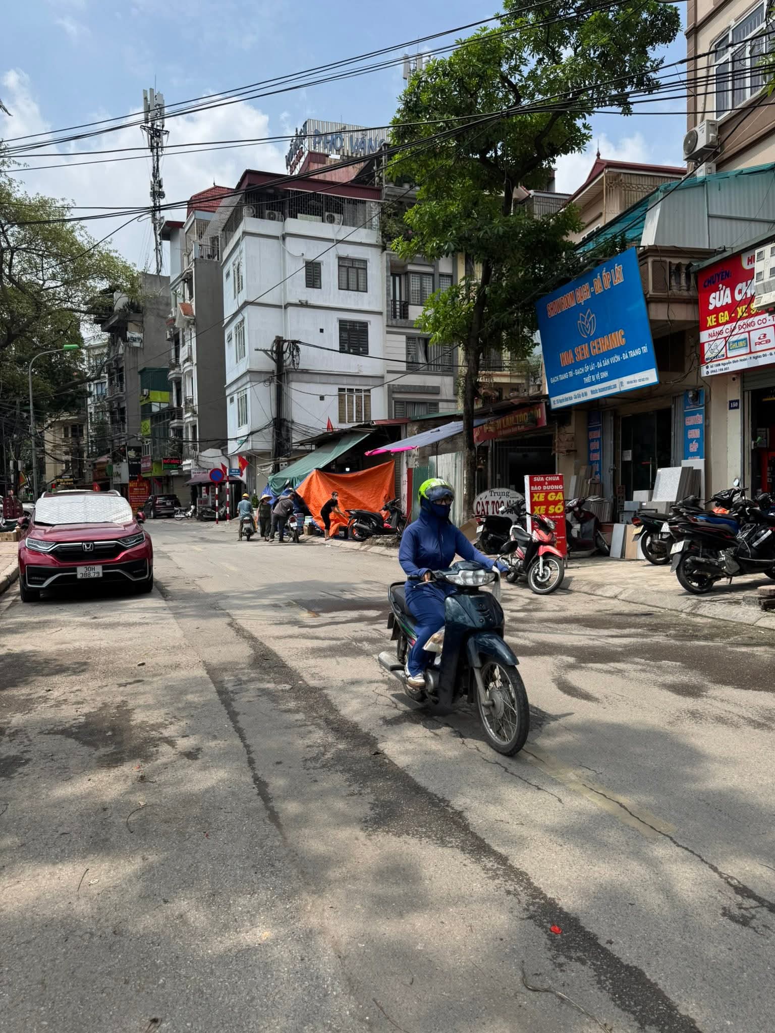 MẶT PHỐ NGUYỄN ĐÌNH HOÀN CẦU GIẤY, VỊ TRÍ ĐẸP VỈA HÈ ĐÁ BÓNG KINH DOANH. DT 68M2 GIÁ 29.9 TỶ - Ảnh 1