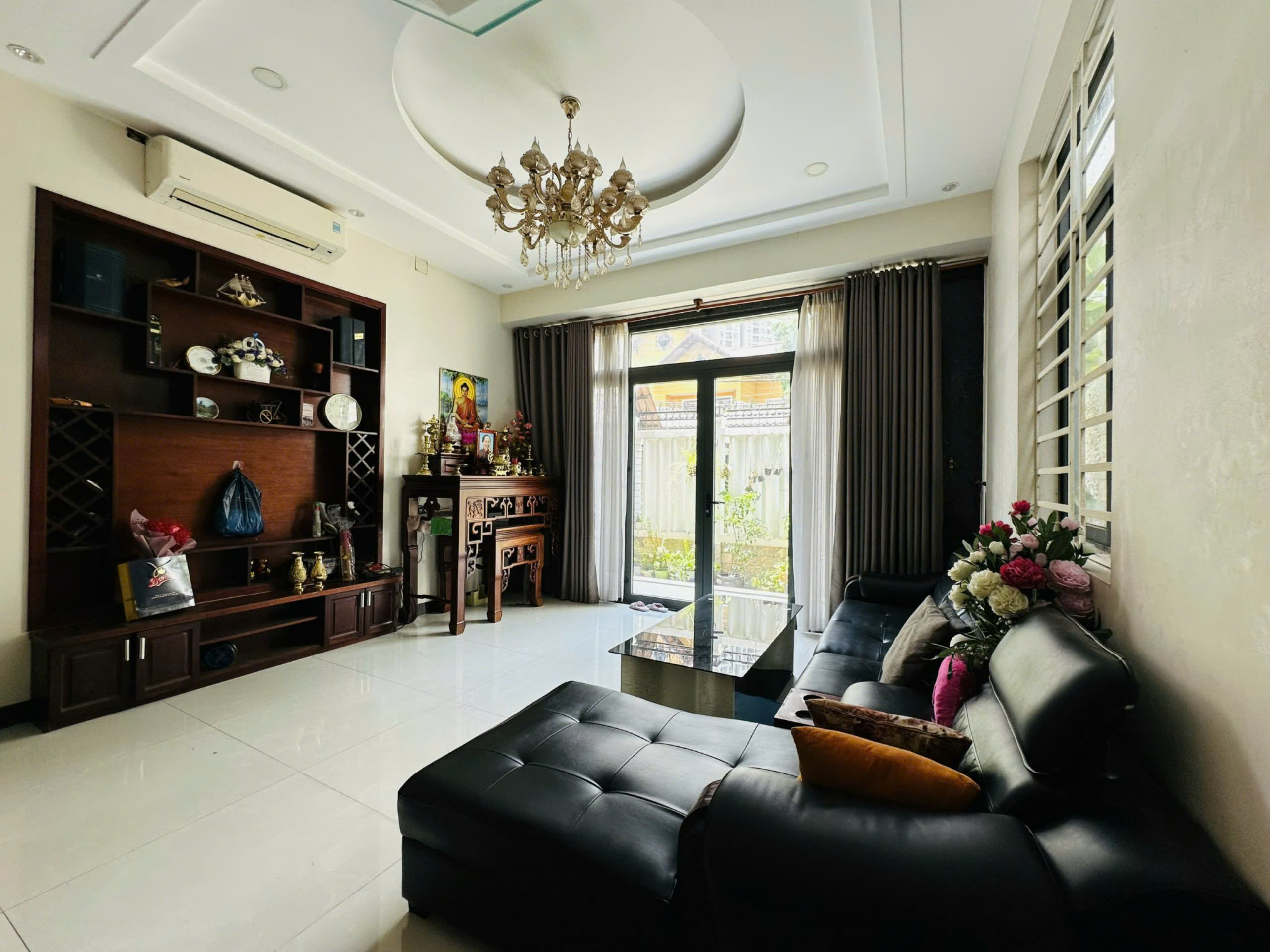 Chuyển nhượng gấp căn villa đẹp full nội thất tại Thảo Điền quận 2 TP Thủ Đức.  có diện tích gần - Ảnh 1
