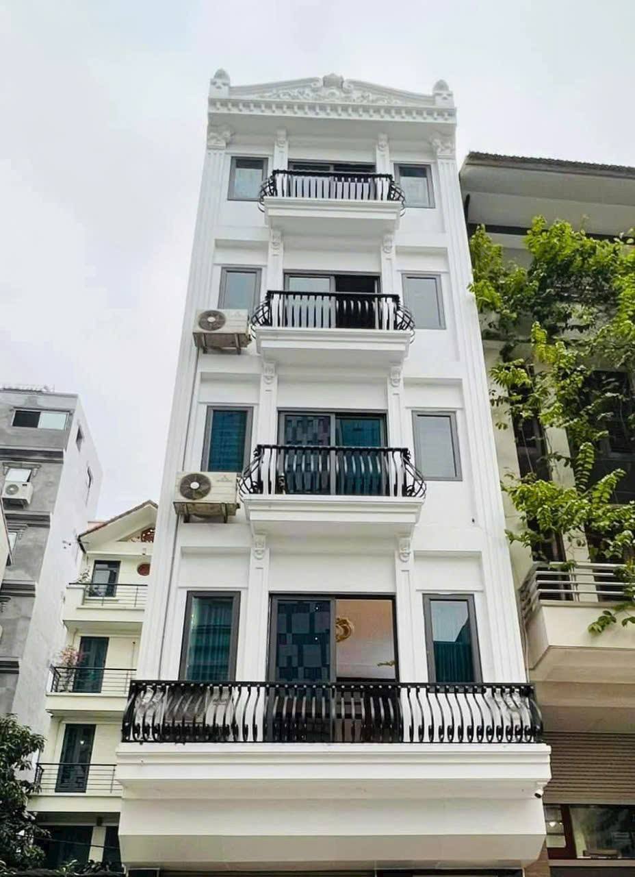 Bán nhà mặt phố Q Cầu Giấy, 2 mặt thoáng, 50m chỉ 23 tỷ - Ảnh 1