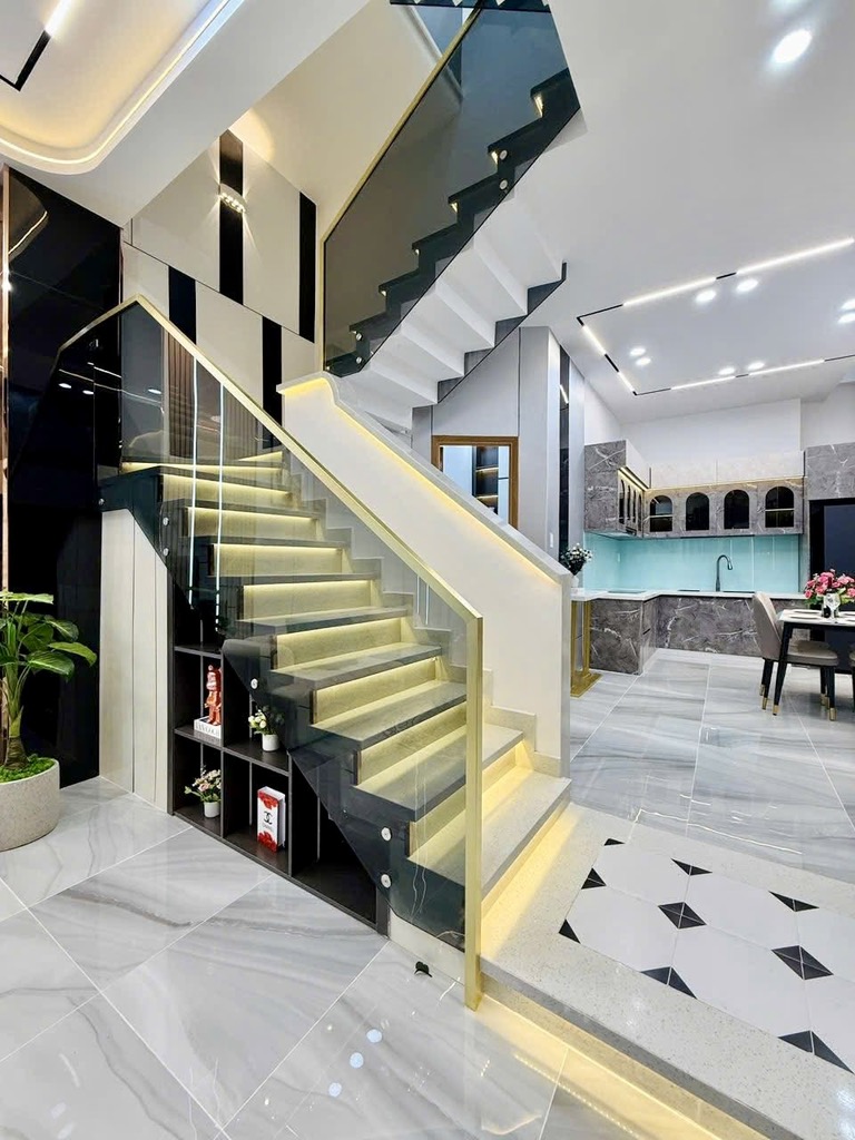 NHÀ ĐẸP - GIÁP LÊ VĂN THỌ & THỐNG NHẤT - SÁT MẶT TIỀN - 56M² - 2 TẦNG NHỈNH 5 TỶ - FULL NỘI THẤT - Ảnh 2