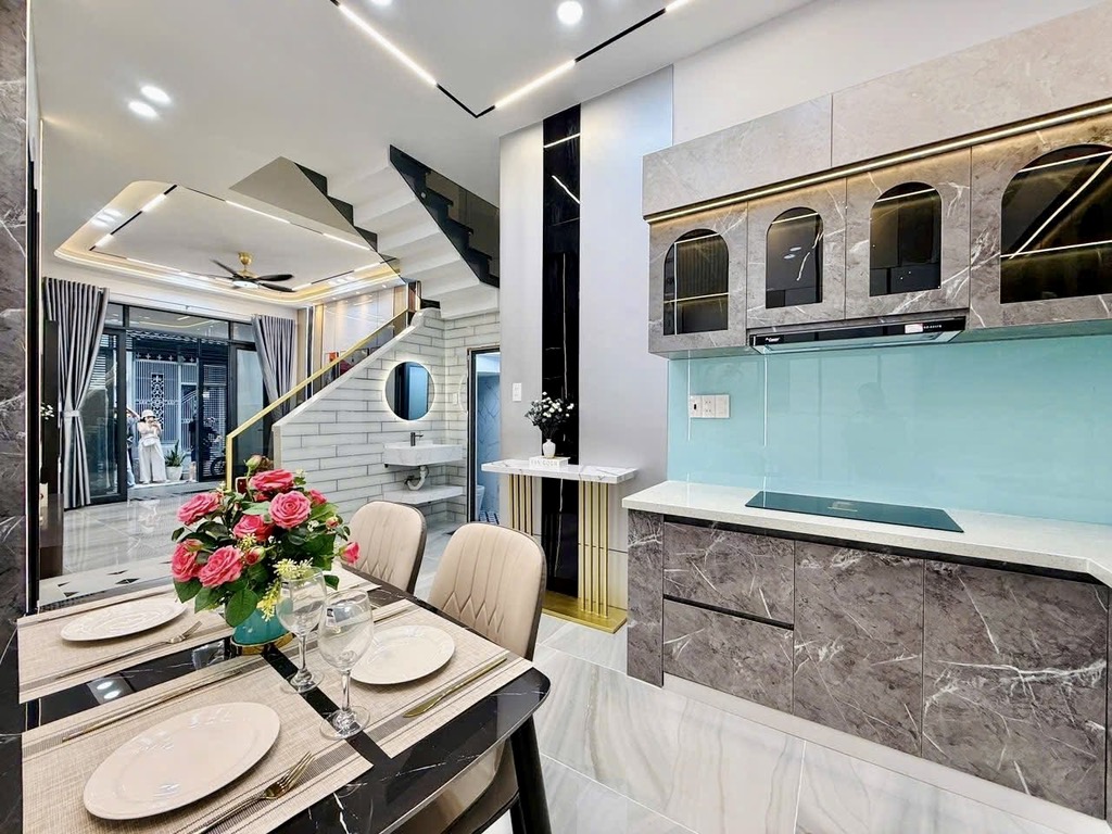 NHÀ ĐẸP - GIÁP LÊ VĂN THỌ & THỐNG NHẤT - SÁT MẶT TIỀN - 56M² - 2 TẦNG NHỈNH 5 TỶ - FULL NỘI THẤT - Ảnh 3