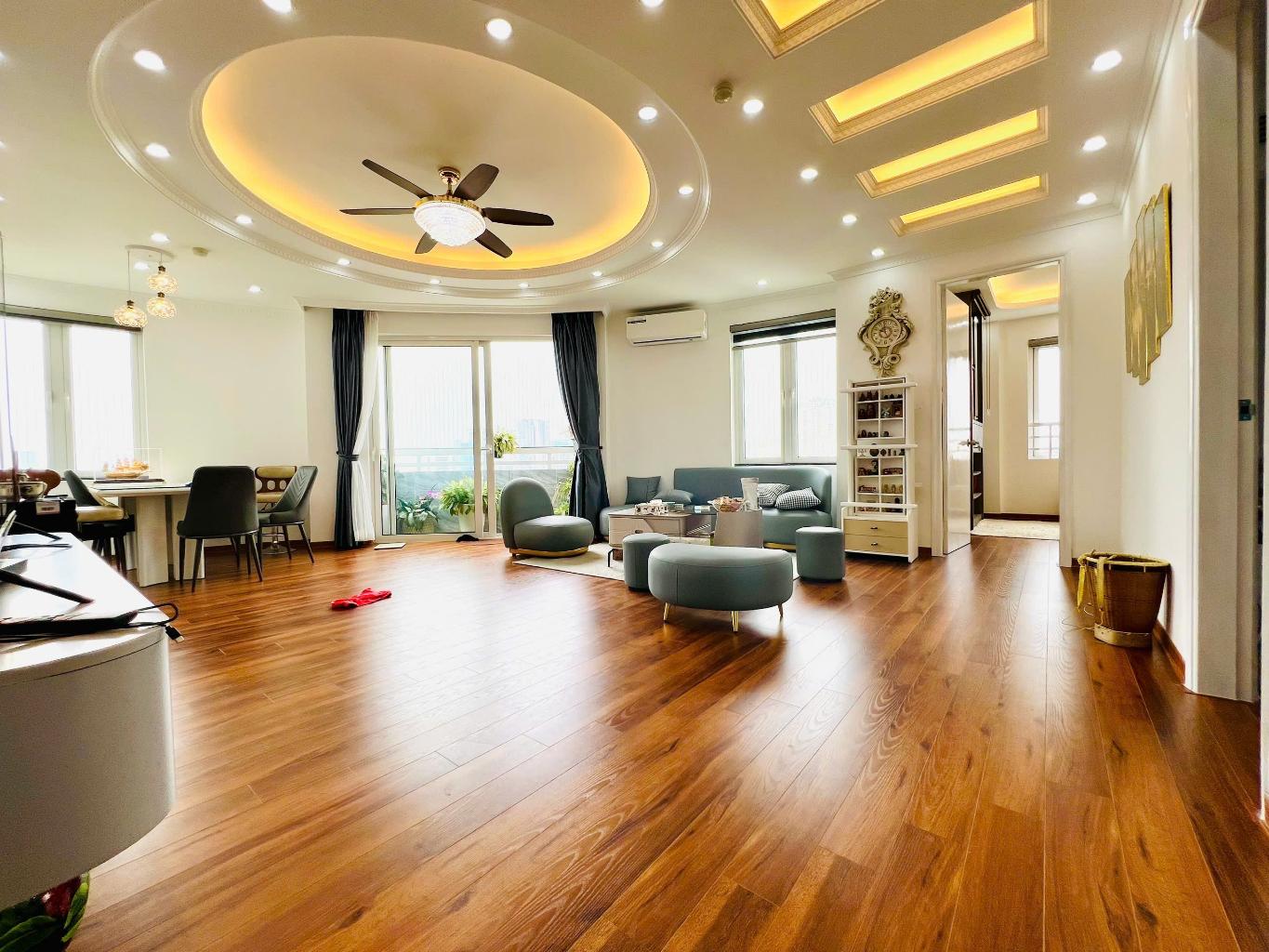 Siêu phẩm Nguyễn Chí Thanh, lô góc 105m chỉ 8,68 tỷ, sống gữa phố vàng, thoáng từng Cm không khí - Ảnh chính