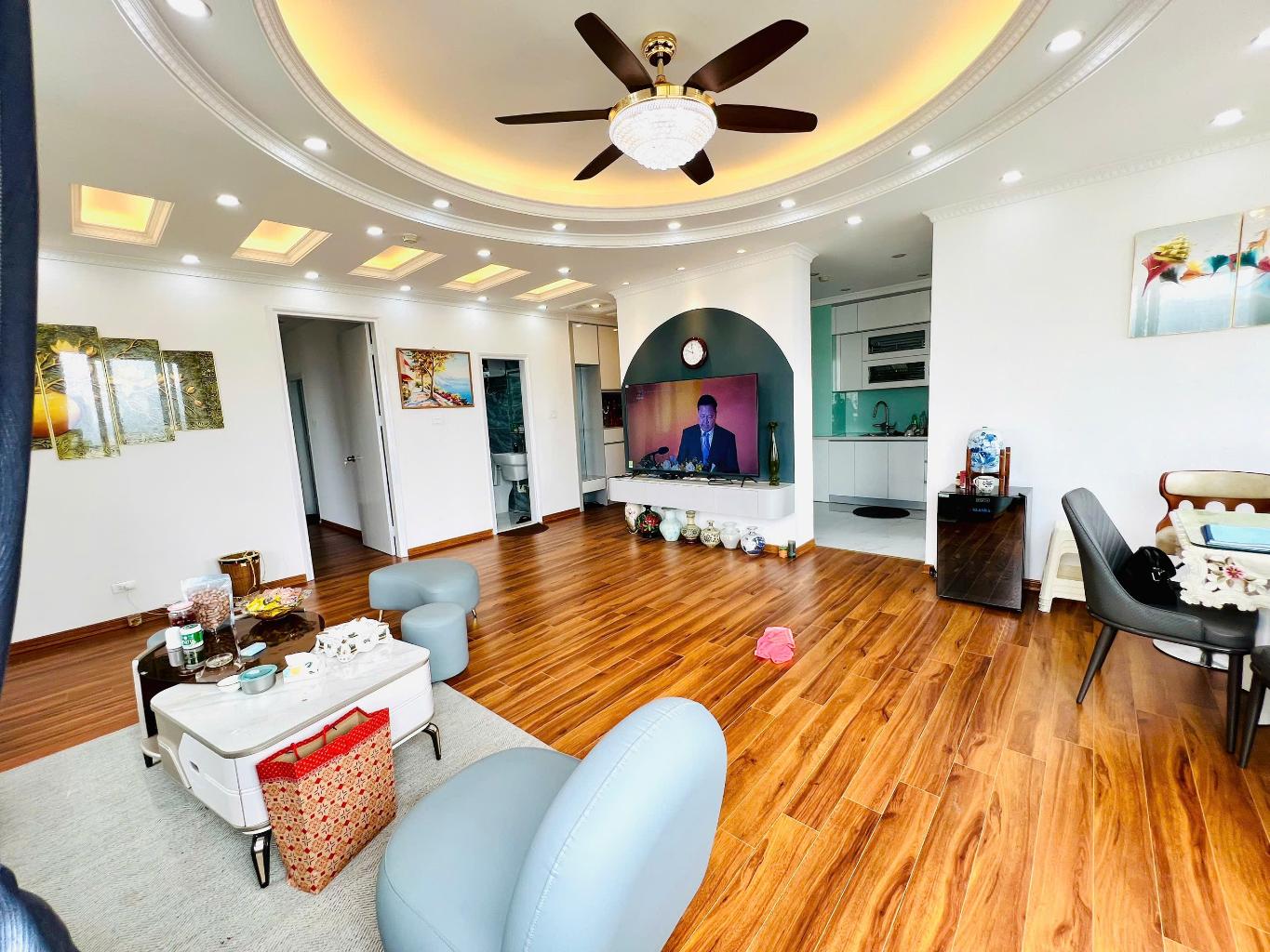 Siêu phẩm Nguyễn Chí Thanh, lô góc 105m chỉ 8,68 tỷ, sống gữa phố vàng, thoáng từng Cm không khí - Ảnh 2