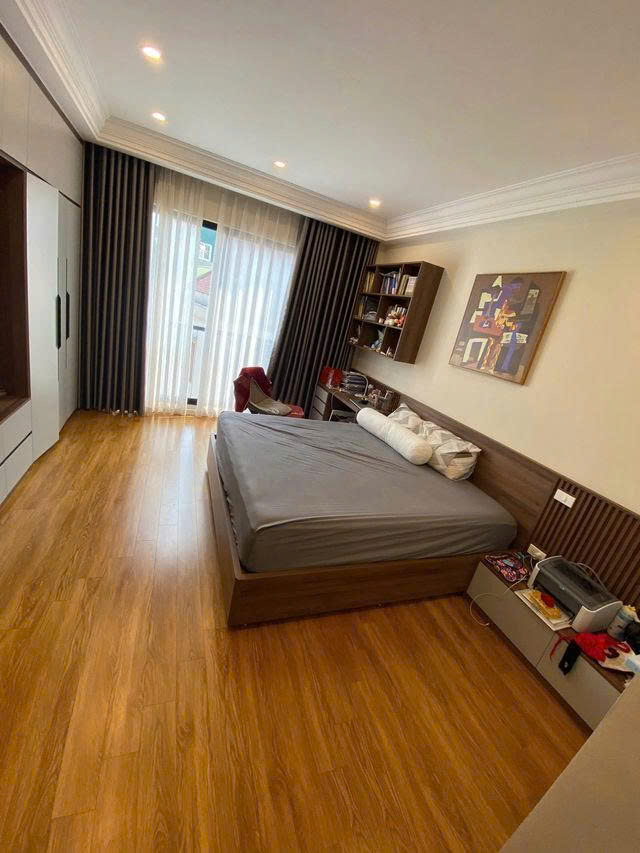 BÁN NHÀ DÂN XÂY PHỐ NGUYỄN SƠN 45m,6 tầng,thang máy,gara,full NT,ngõ thông,hơn 14 tỷ - Ảnh 4