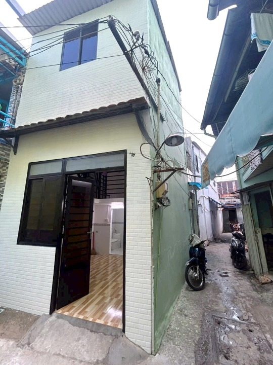 Nhà mới 3 tầng hẻm thông đường Hưng Phú P10Q8. 2 tỷ 50 triệu - Ảnh chính