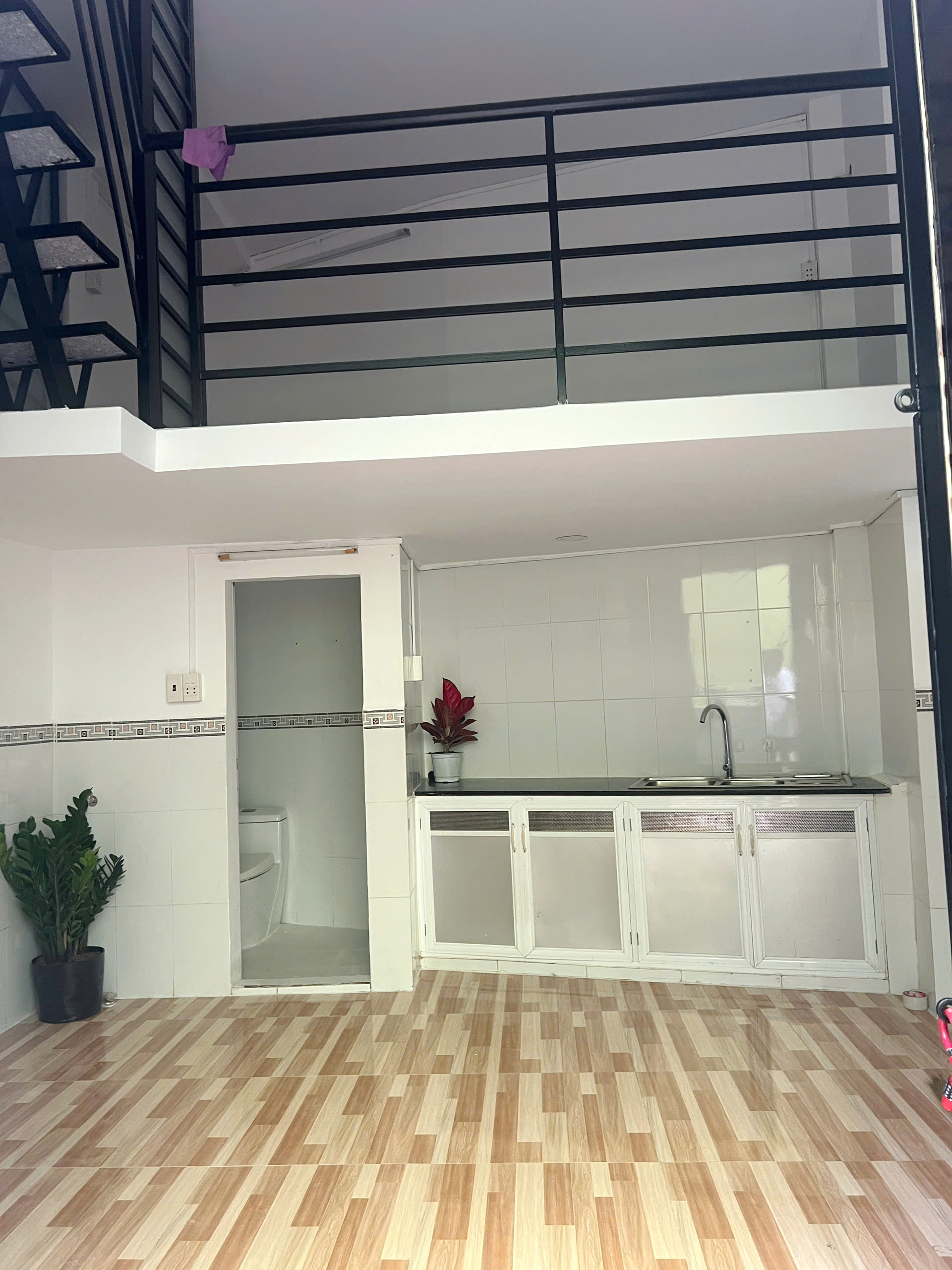 Nhà mới 3 tầng hẻm thông đường Hưng Phú P10Q8. 2 tỷ 50 triệu - Ảnh 1