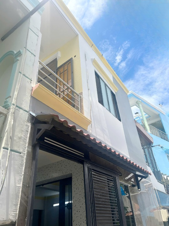 Nhà mới 2 tầng NH L8.3m (3 phòng ngủ) hẻm thông đường Lưu Hữu Phước P15Q8 - Ảnh chính