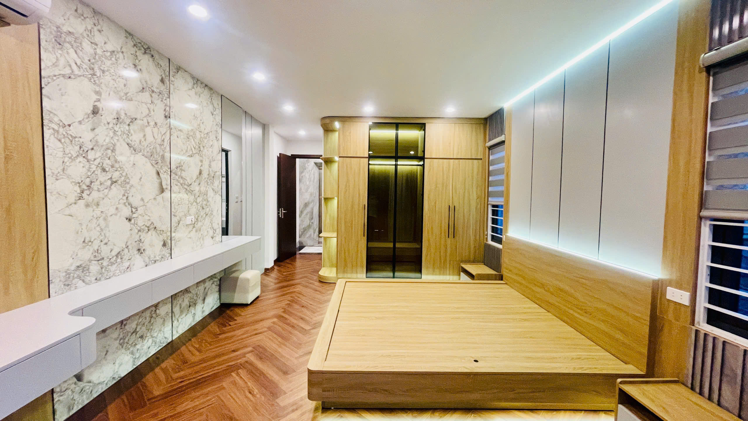 MẶT NGÕ GIÁP NHẤT - 40M – 8 TẦNG THANG MÁY – Ô TÔ ĐỖ CỬA – KINH DOANH VĂN PHÒNG – GIÁ 13.2 TỶ lh - Ảnh 1