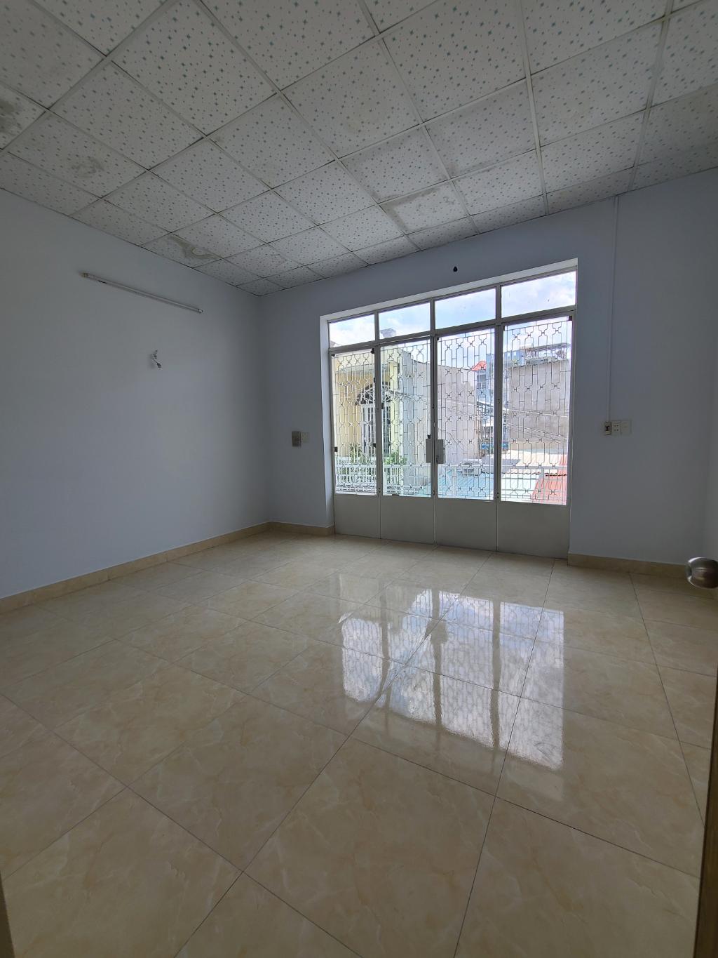 Bán nhà ngay chợ Phạm Văn Bạch, P12, Gò Vấp, 5x13m vuông vức, giá chỉ nhỉnh 4 tỷ còn bớt - Ảnh chính