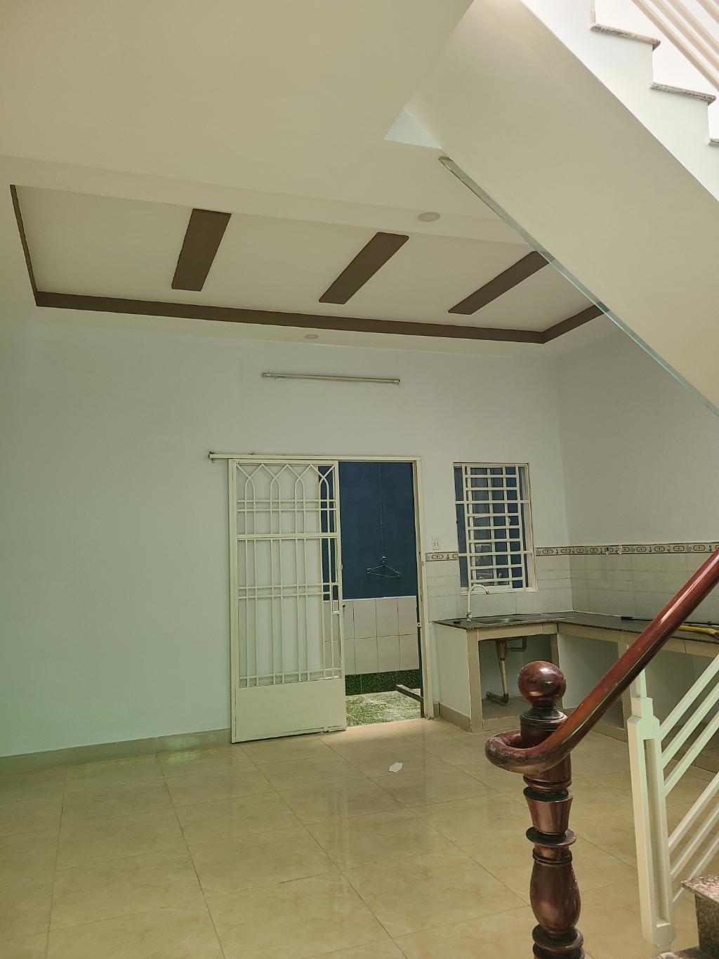 Nhà đẹp, diện tích lớn 5 x13 vuông vức, ngay chợ Tân Sơn chỉ nhỉnh 4 tỷ - Ảnh 2