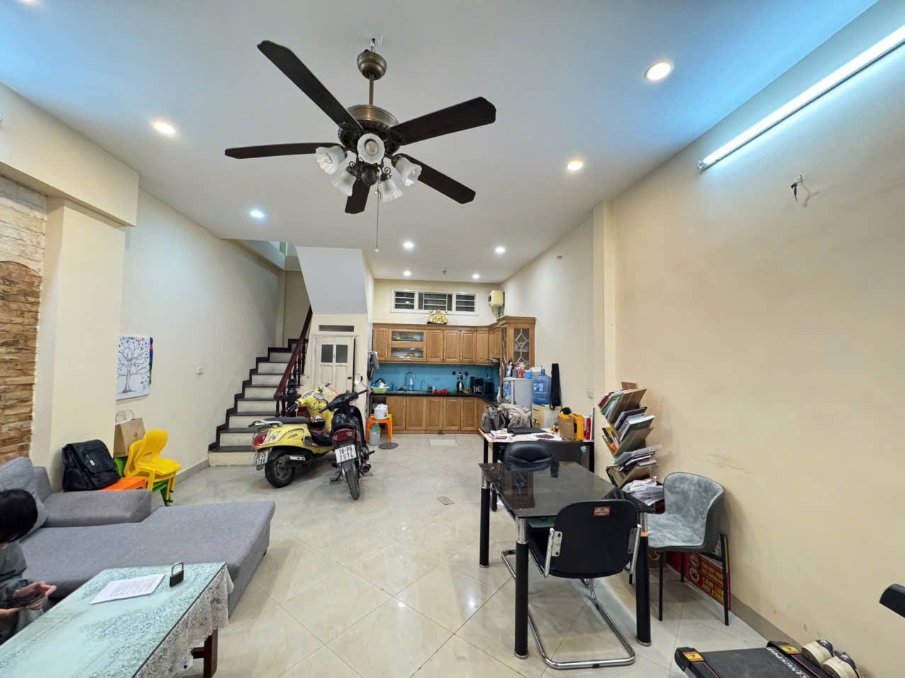 Chính chủ bán gấp, Đường Láng, Đống Đa 43m x5Tầng, MT 5m, 10,9 tỷ. - Ảnh 1